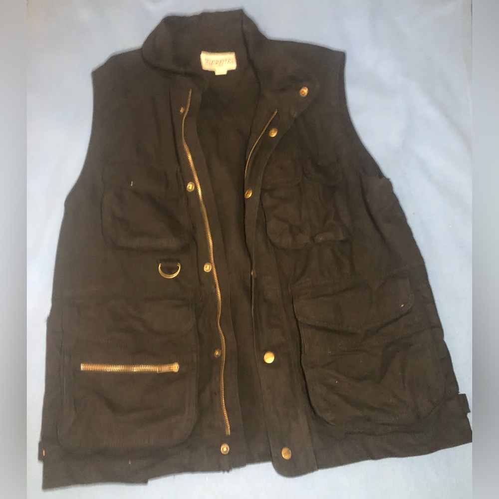 Dakota Black Denim Vest with Multiple Pockets and Zip/Button Closure (Medium)